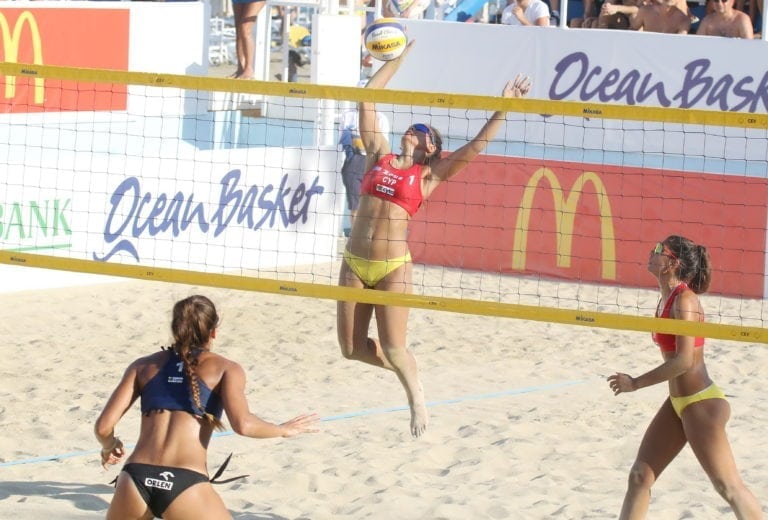 Beach Volley: Έχασαν και αποκλείστηκαν οι αδελφές Γιασουμή